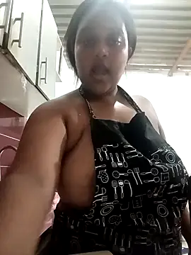 PerlaCurvasgrandes online show from March 9, 6:23 pm