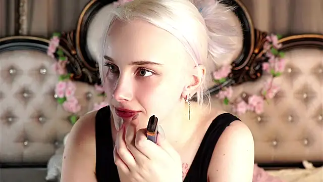 KirstinMcgeady online show from April 21, 11:27 am