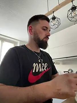 Snapshot of xxxsharkexxx chatting on February 25, 9:30 am xxxsharkexxx online show from February 25, 9:30 am