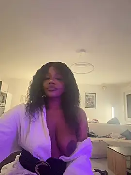 Snapshot of Blackrubiss chatting on March 5, 10:39 pm Blackrubiss online show from March 5, 10:39 pm