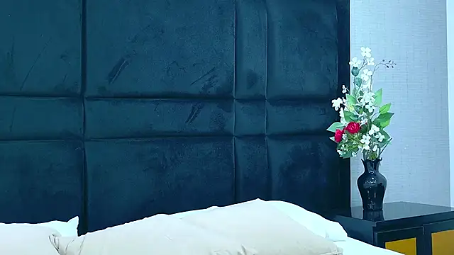 HollyOlson online show from March 16, 8:02 pm