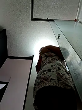 honey-suckle online show from February 21, 7:04 pm