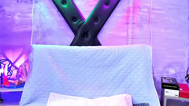 Snapshot of gaiia_uwu chatting on April 27, 2:04 pm gaiia uwu online show from April 27, 2:04 pm