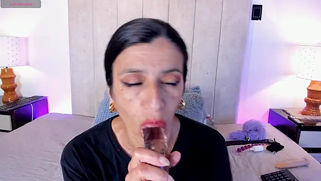 MissMilf  online show from April 21, 1:42 am