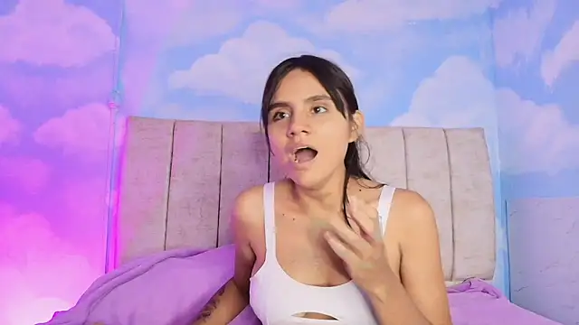 Aliclark online show from April 18, 6:56 pm