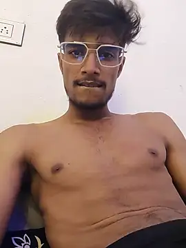Snapshot of kaushikhotty chatting on July 11, 8:39 am kaushikhotty online show from July 11, 8:39 am