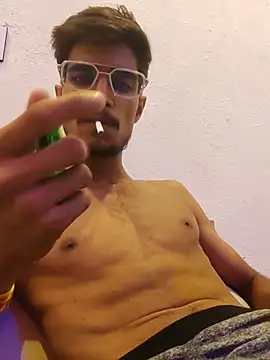 Snapshot of kaushikhotty chatting on July 14, 12:57 am kaushikhotty online show from July 14, 12:57 am