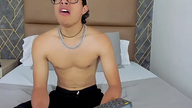 Escanor Hot online show from February 19, 7:32 pm