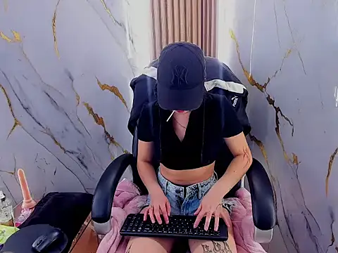 ElaSalvatorehh online show from February 25, 5:55 pm