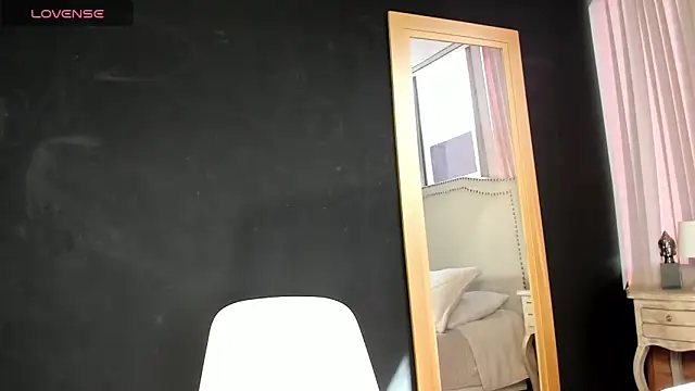 madii lenon online show from March 14, 8:36 pm