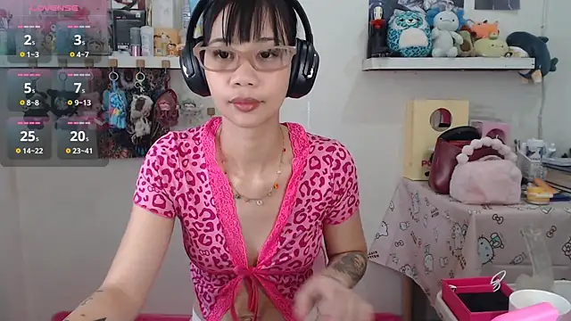 GloryKulikowski online show from March 19, 2:15 am