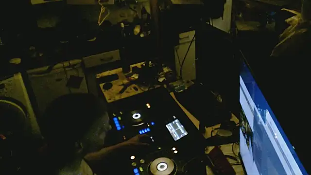 BISLETJE1980 online show from February 21, 2:01 am