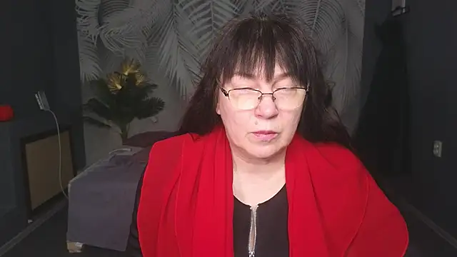 Tori Twirl online show from February 25, 6:56 am