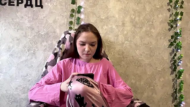 Snapshot of PlumbBump chatting on February 18, 9:05 am PlumbBump online show from February 18, 9:05 am