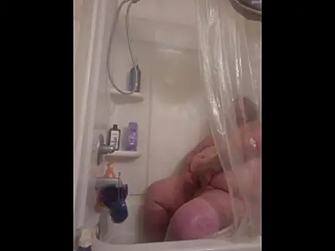 Snapshot of Mtrcycleryder chatting on February 19, 2:24 pm Mtrcycleryder online show from February 19, 2:24 pm