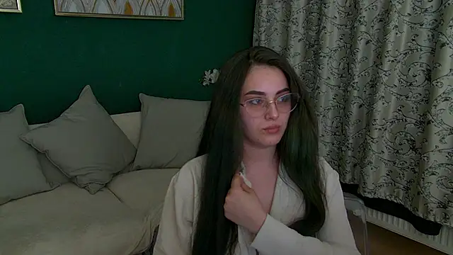 JessieSin online show from March 7, 3:20 pm