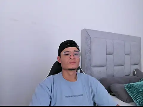 FredericSloan online show from March 4, 6:36 pm