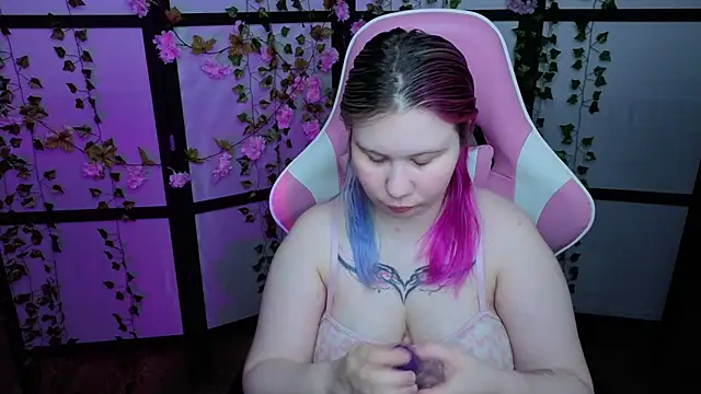 Snapshot of kitsune_little chatting on May 29, 10:30 pm kitsune little online show from May 29, 10:30 pm