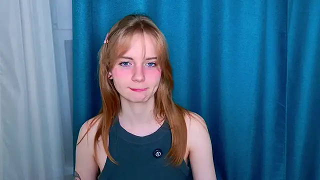 Snapshot of ElfieWhite chatting on July 28, 11:37 pm ElfieWhite online show from July 28, 11:37 pm