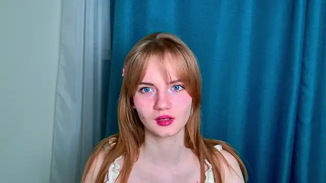 Snapshot of ElfieWhite chatting on July 30, 9:58 pm ElfieWhite online show from July 30, 9:58 pm