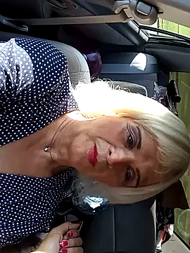 dustbunny64 online show from August 2, 3:43 pm
