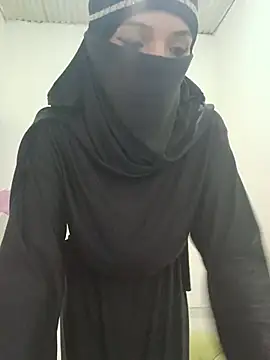 Snapshot of aminaa_ chatting on June 29, 1:12 am aminaa online show from June 29, 1:12 am