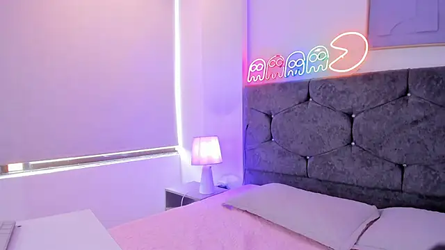 Megan Morphy online show from April 14, 2:56 pm