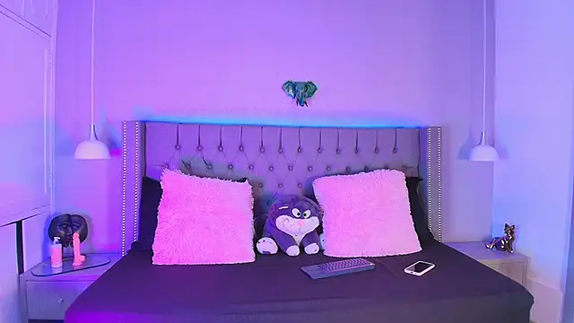 angelina honey  online show from April 20, 4:04 am