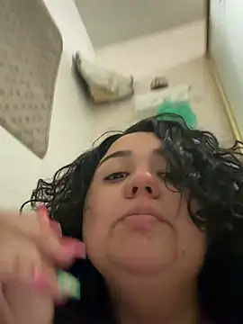 Snapshot of Succubus_98 chatting on March 1, 5:20 am Succubus 98 online show from March 1, 5:20 am