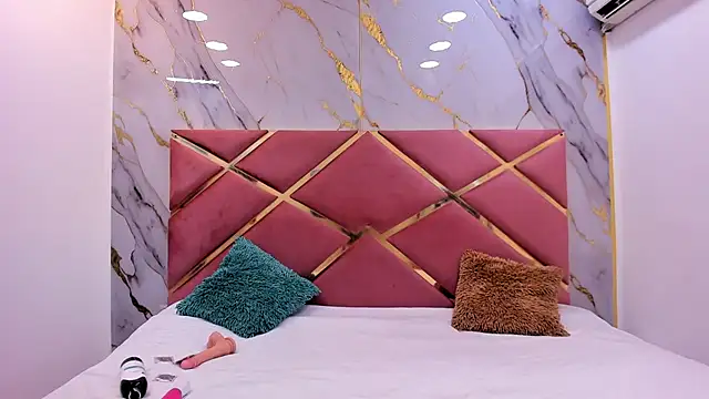 Lilith Kramston online show from February 18, 3:35 am