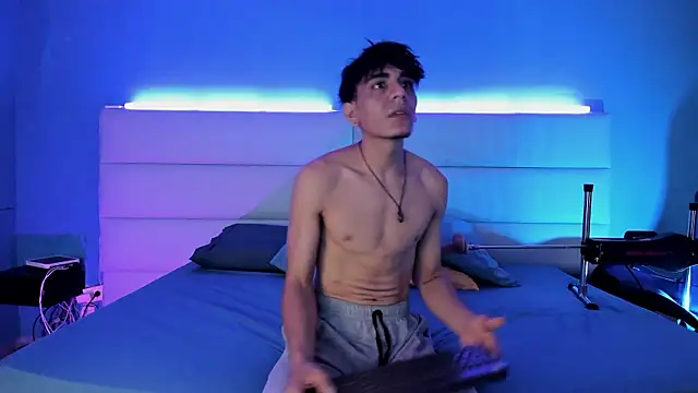 abrilandjulian online show from March 5, 11:39 am