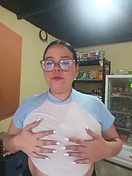 Snapshot of Blanquita_vip chatting on June 17, 11:12 am Blanquita vip online show from June 17, 11:12 am