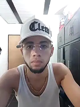 Snapshot of Jhon_malo chatting on June 20, 6:16 am Jhon malo online show from June 20, 6:16 am