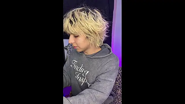 prince oliverr online show from April 9, 3:17 am
