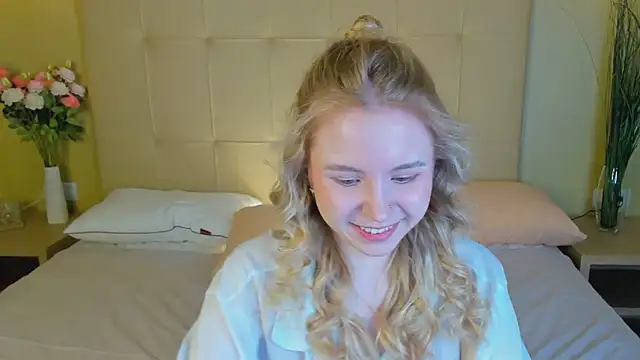 Linda  Bloom online show from March 22, 1:09 am