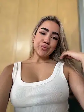 bellabarbiex online show from April 21, 6:12 pm