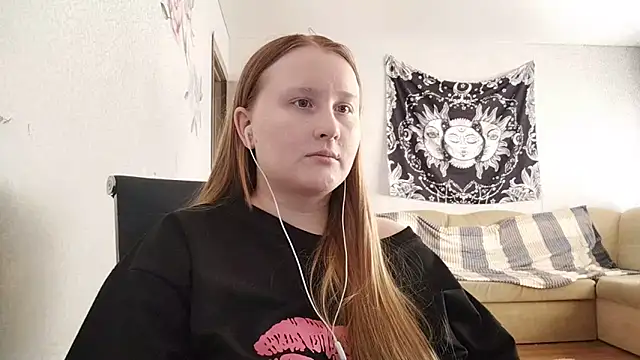 AnikaLipps online show from April 21, 3:28 pm