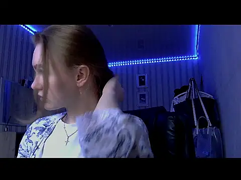 melissashineee online show from February 18, 10:00 am