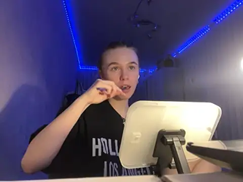 melissashineee online show from February 25, 11:42 am