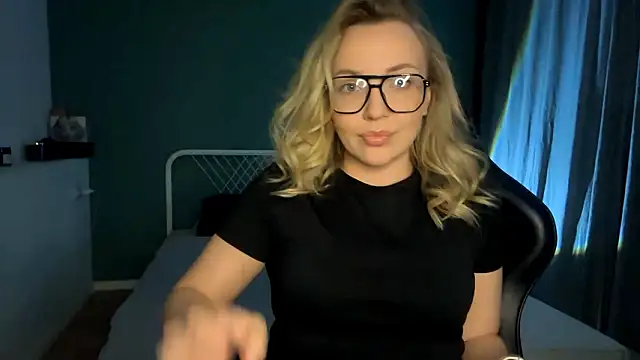 Miabby3 online show from February 20, 6:41 pm