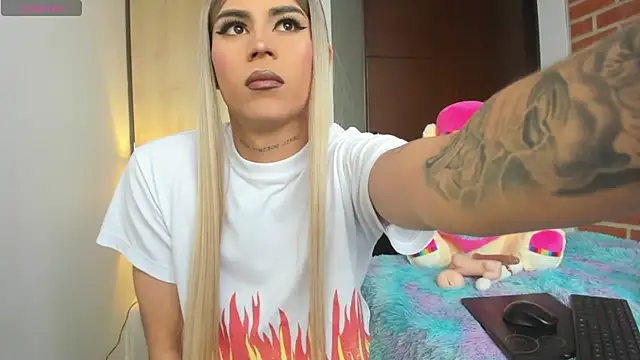 alisoondrean  online show from February 23, 6:49 pm