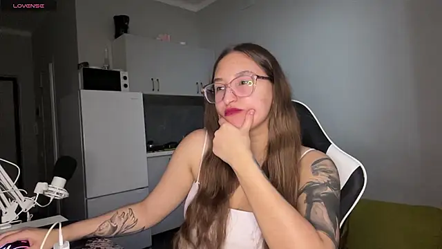 YettaUrive online show from February 19, 4:25 pm