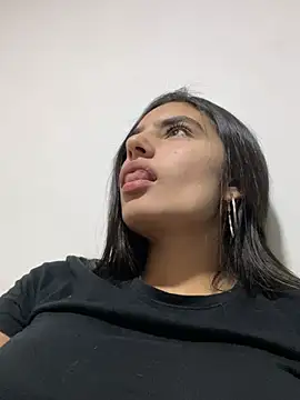 Snapshot of scarleth_zin chatting on May 31, 3:58 am scarleth zin online show from May 31, 3:58 am