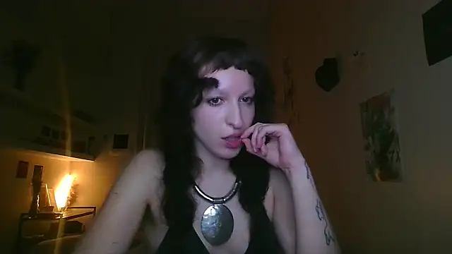 Snapshot of rhizomata chatting on June 5, 9:09 pm rhizomata online show from June 5, 9:09 pm