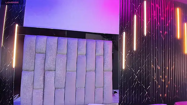 CamilaParisi online show from April 22, 11:56 am