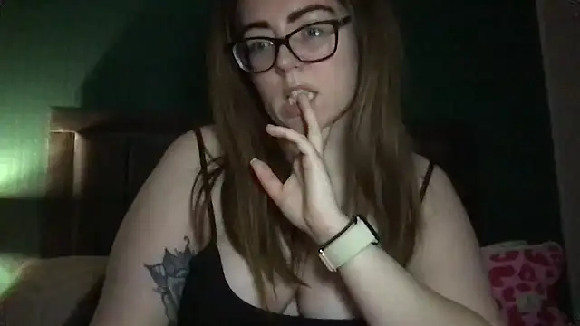 CurvyBx online show from March 5, 8:38 pm