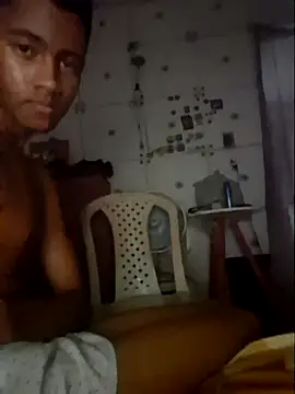 Snapshot of jujubinha1028 chatting on February 14, 4:42 am jujubinha1028 online show from February 14, 4:42 am