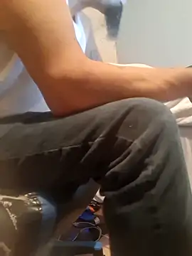 Snapshot of cocky210 chatting on March 5, 8:43 am cocky210 online show from March 5, 8:43 am