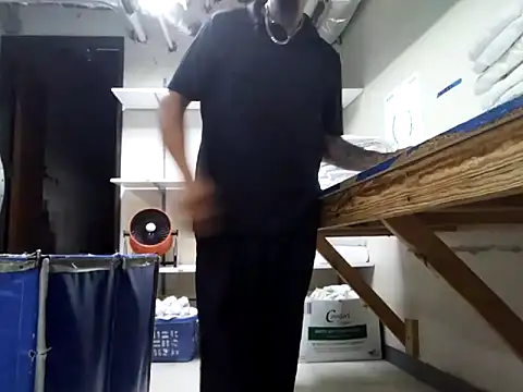 Snapshot of cocky210 chatting on April 6, 5:47 pm cocky210 online show from April 6, 5:47 pm