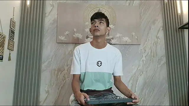 KITTY BOSH online show from April 12, 1:16 pm